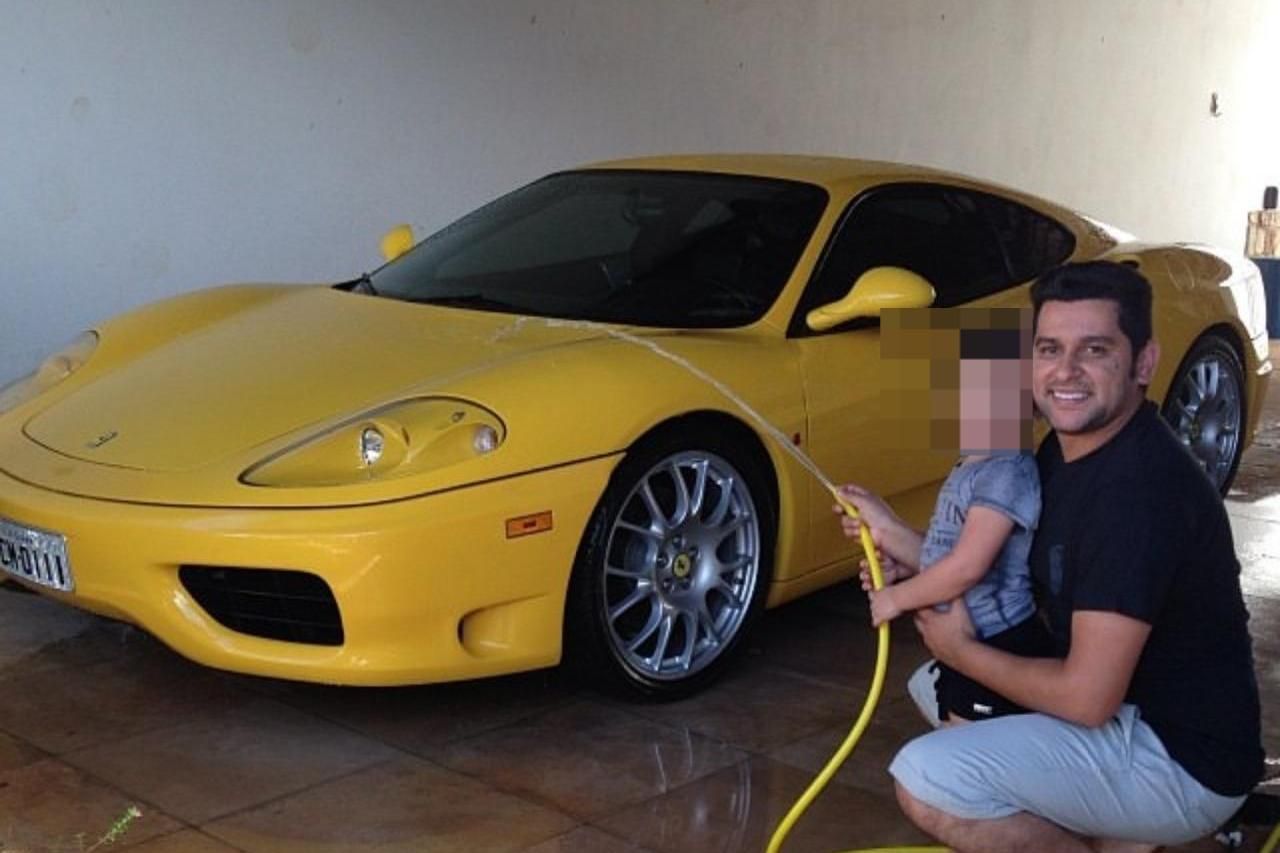 A COR OFICIAL DA FERRARI É AMARELO? SÉRIO? E POR QUE TEM MAIS