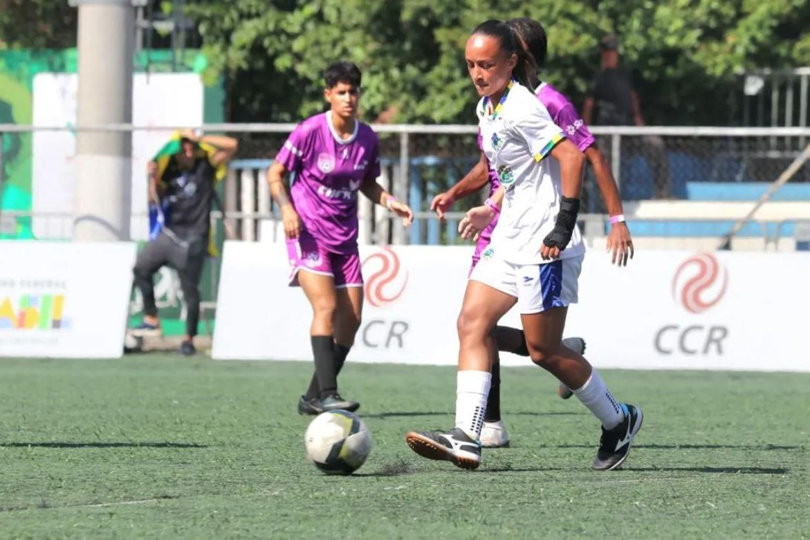 Taça das Favelas Brasil: seleção feminina de Goiás avança às quartas de  final