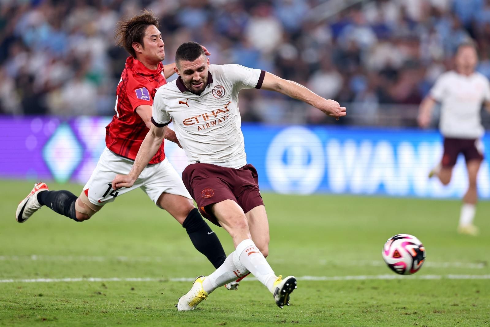 Sem Haaland, Manchester City tropeça em seu último jogo antes do Mundial