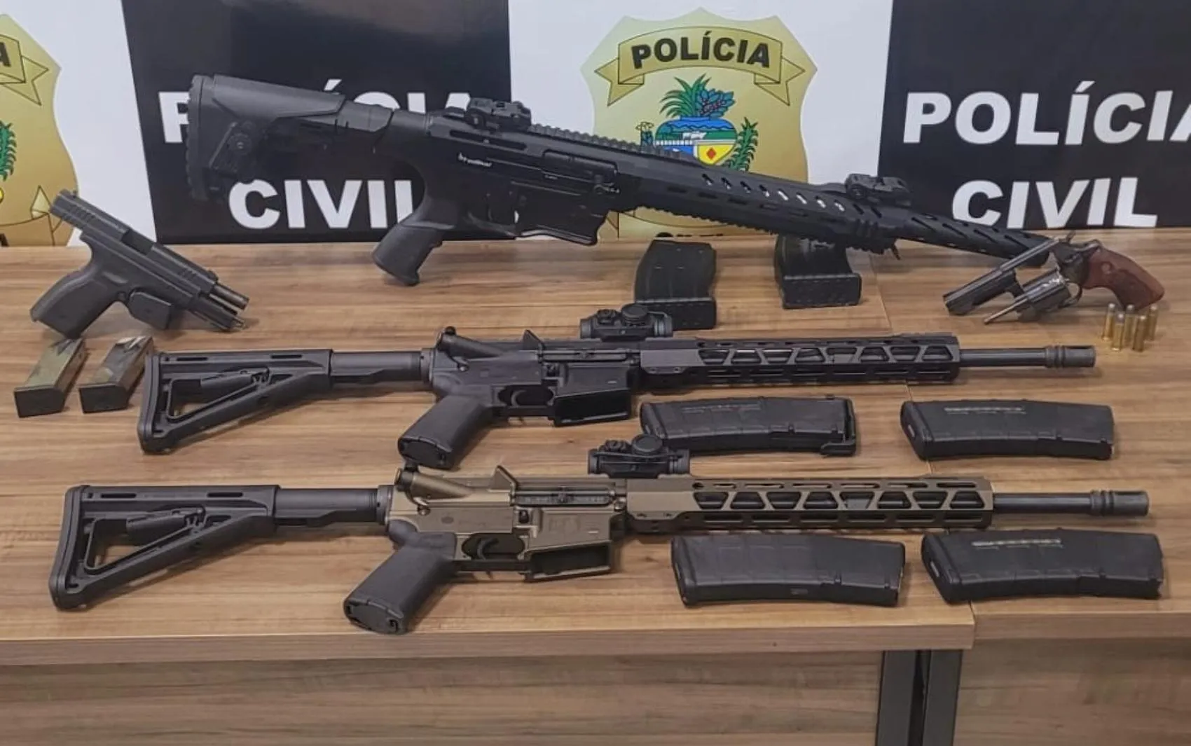 Polícia encontra fuzis com suspeito de ameaçar a filha com arma e mandá-la  ficar nua durante festa de aniversário dela | O Popular