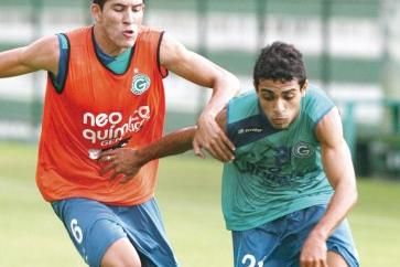 Prevendo dificuldades, Goiás aposta nas jogadas de bola parada