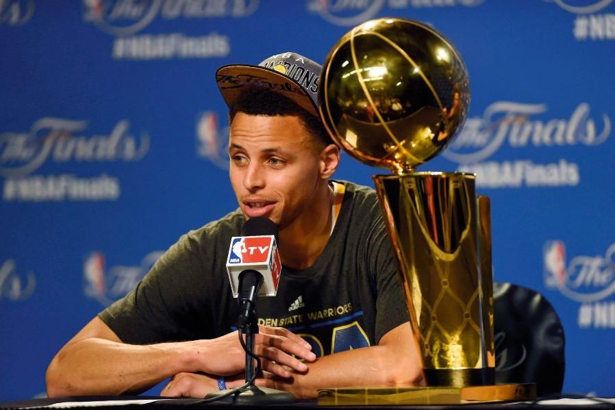 Stephen Curry anuncia que está fora da Rio-2016