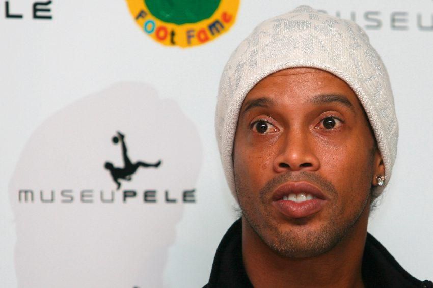 Ronaldinho, 40 anos, em dez lances geniais de sua carreira