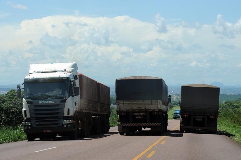 Queda do movimento nas estradas reflete retração na economia