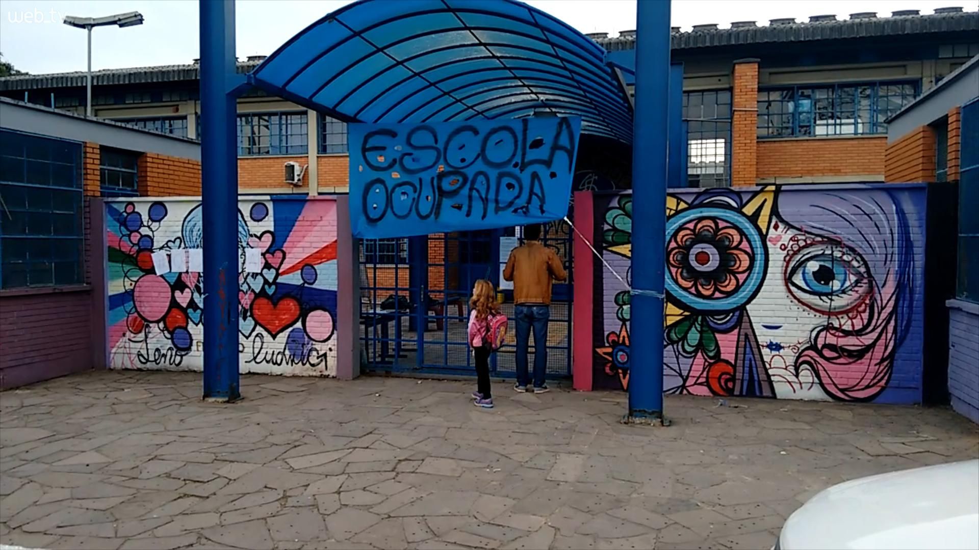 Mais de mil escolas estão ocupadas por estudantes no País