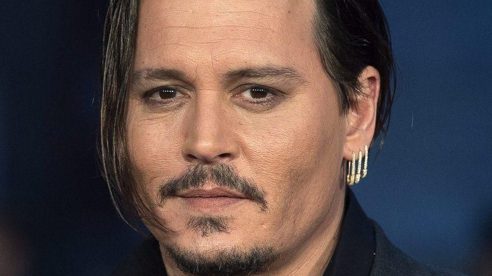 Johnny Depp doa R$ 4,8 mi, recebidos de Amber Heard, para caridade