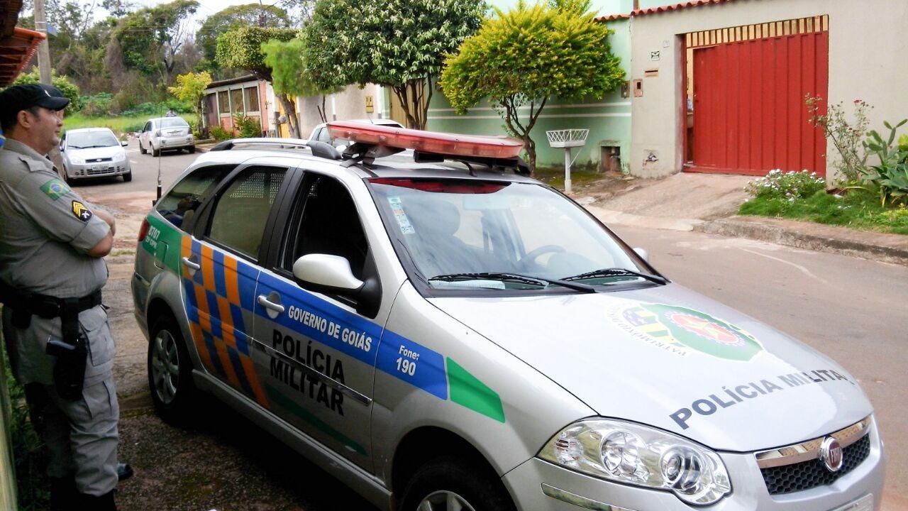 Foto de Homem Sendo Sufocado e mais fotos de stock de Sufocado