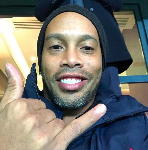 Assis publica vídeo com lances de Ronaldinho Gaúcho em treino do