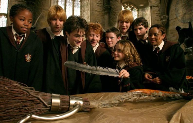 Harry Potter apresenta sua primeira personagem trans no jogo Hogwarts Legacy,  em meio às polêmicas declarações preconceituosas de J.K. Rowling - Notícias  de cinema - AdoroCinema