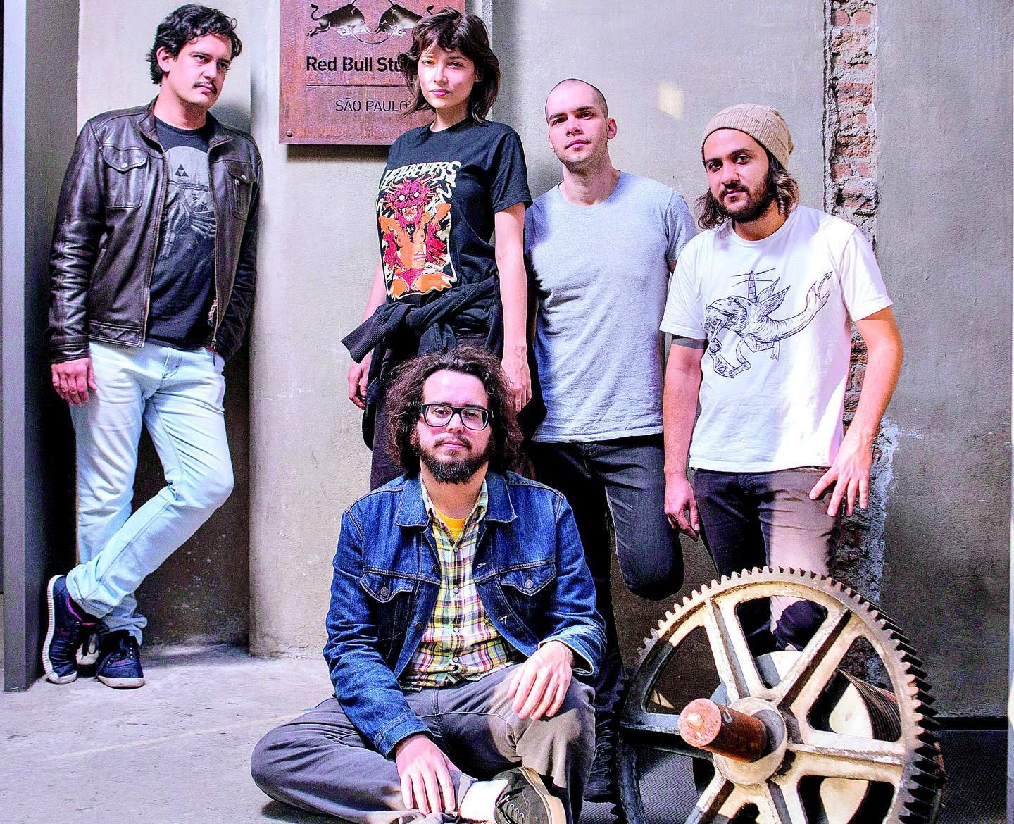 Banda Sinara apresenta o disco de estreia no Festival Bananada