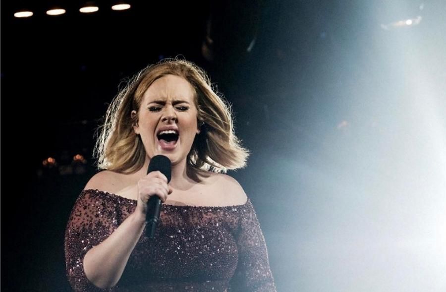 Adele fará shows no Brasil em abril de 2017, afirma jornal