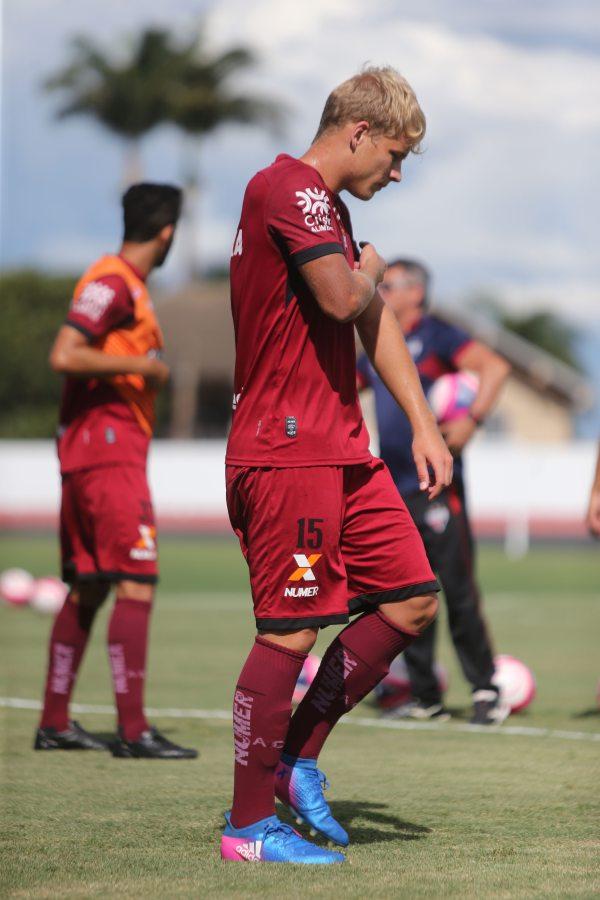 Emprestado pela Chapecoense, atacante Wesley Natã reforça o