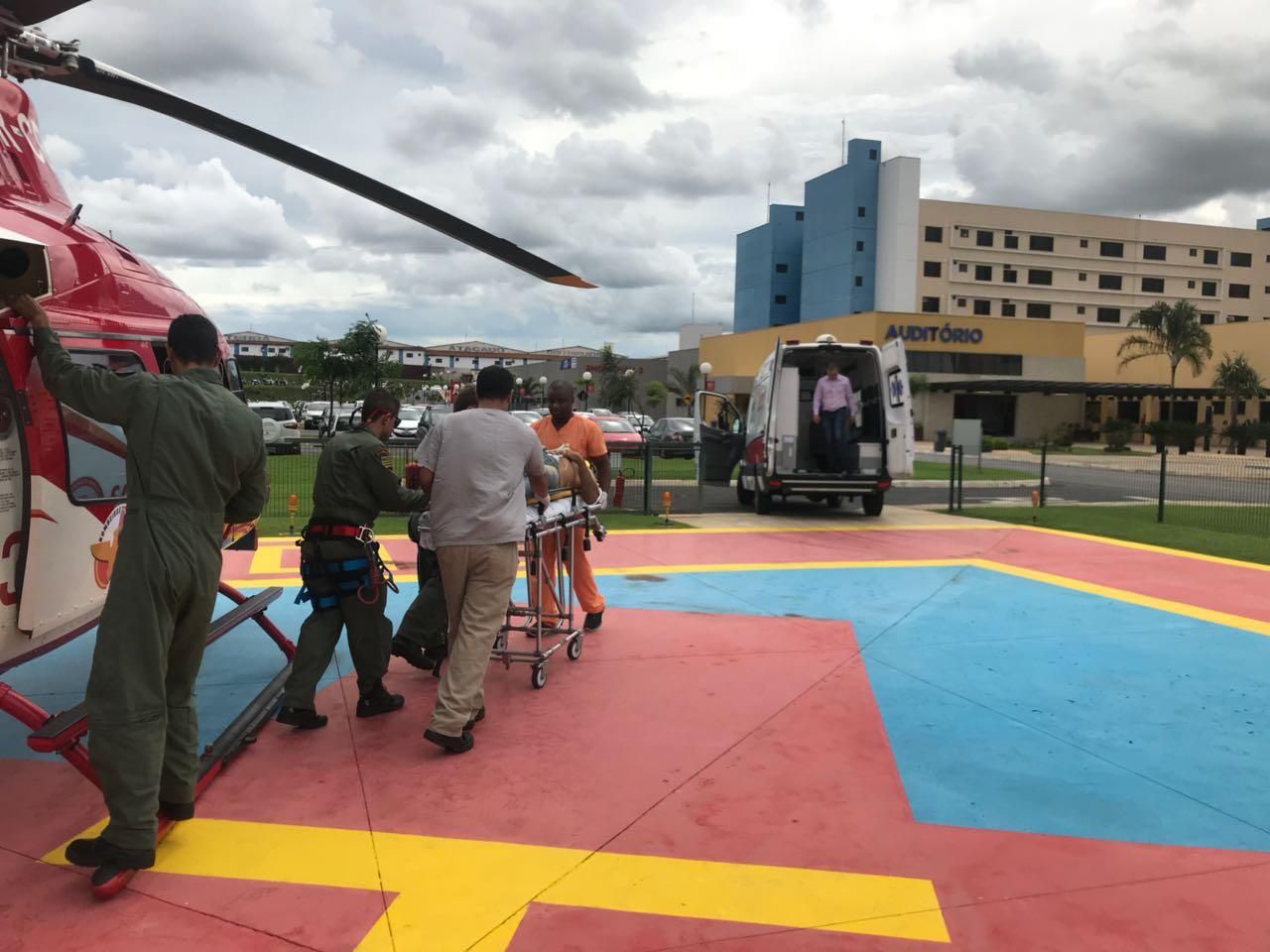 Gerente de clube e engenheiro viram réus por morte de criança que caiu de  toboágua em Caldas Novas, Goiás