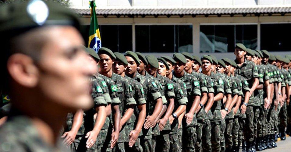 Mulheres podem ter direito a escolher o alistamento militar