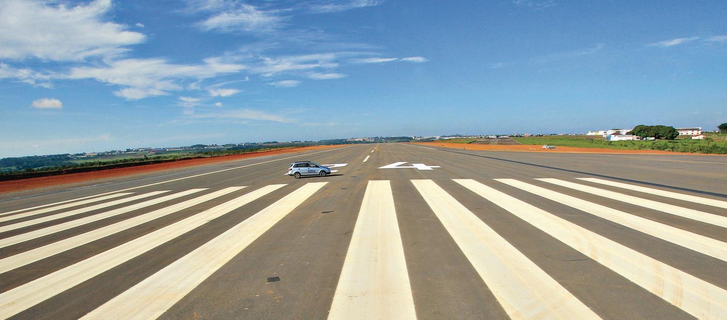 Justiça manda parar obras do Aeroporto de Cargas de Anápolis O Popular Justiça manda parar obras do Aeroporto de Cargas de Anápolis O Popular