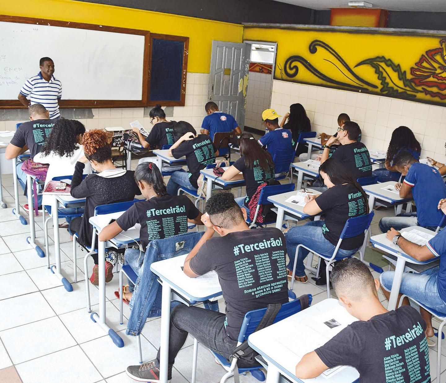 Mudanças Ensino Médio Em Formação Com Nova Base Curricular O Popular