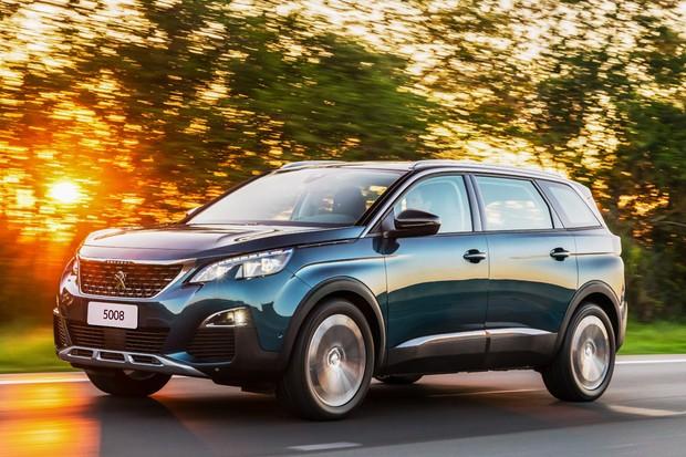 Peugeot 5008, o irmão maior, chega com preços de R$ 157.490 e R