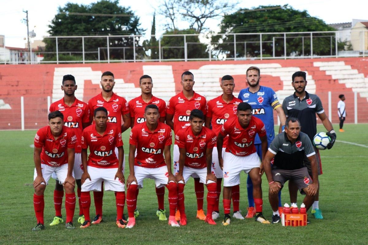 Vasco acerta a contratação do lateral Wesley para a equipe Sub-20