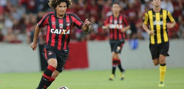 Sem clube desde que deixou o Vitória, Felipe Gedoz assina com o