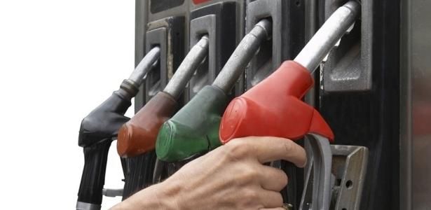 GDF paga R$ 3,53 por litro de gasolina e associação cobra explicações