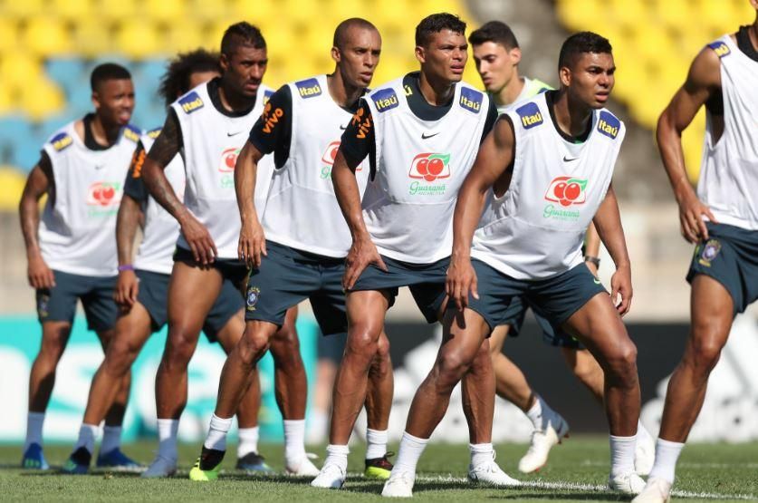 Diniz aponta motivos para empate do Brasil com a Venezuela e evita