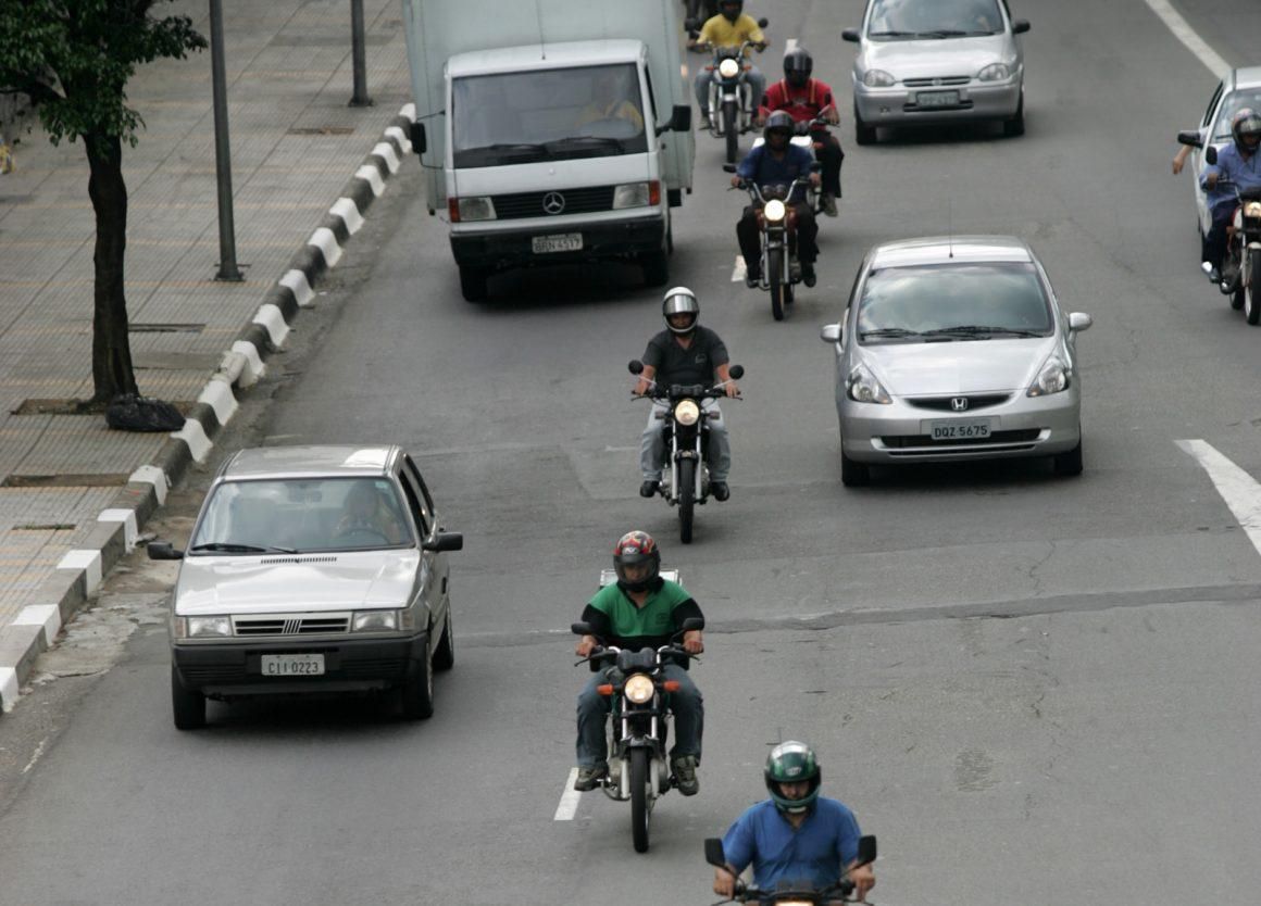 Como funciona o transporte de motos de um estado para outro?