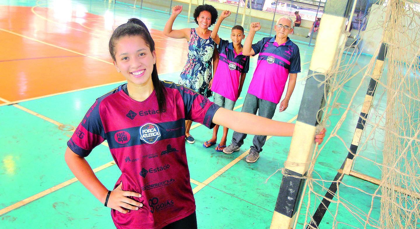 Duda Amorim é escolhida a melhor jogadora de handebol da década