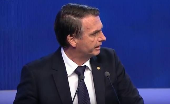 Bolsonaro defende escolas militares de Goi s durante debate entre