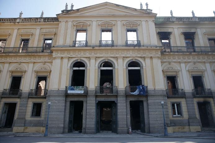 Sede provisória da Biblioteca Pública Municipal abre as portas