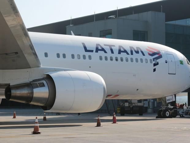 Latam pousa no Brasil sua primeira aeronave com combustível sustentável