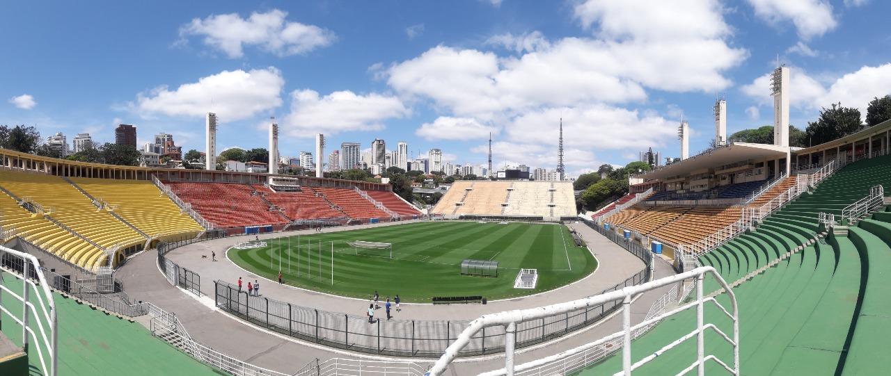 Flamengo inaugura piscina olímpica com homenagem ao técnico Rômulo