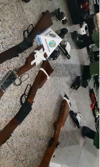 JA 2ª Edição, Arsenal de armas é encontrado em apartamento no Alto da  Glória, em Goiânia