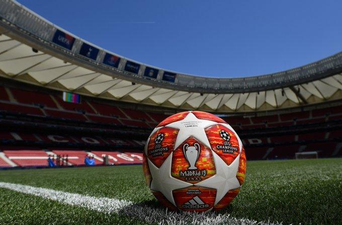 Torcedor no campo: Heineken exibe UEFA Champions League Final em