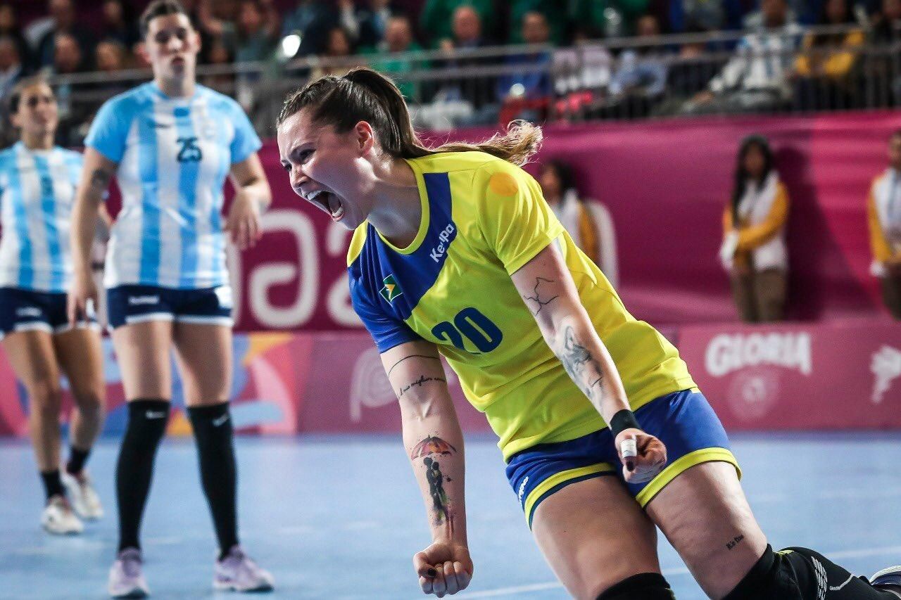 Duda Amorim é escolhida a melhor jogadora de handebol da década