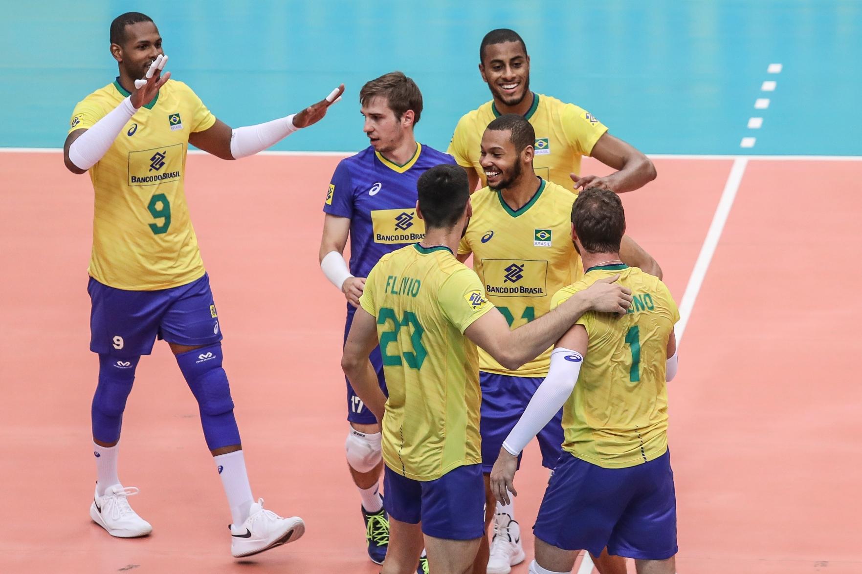 Seleção brasileira masculina de vôlei vence amistoso contra Argentina