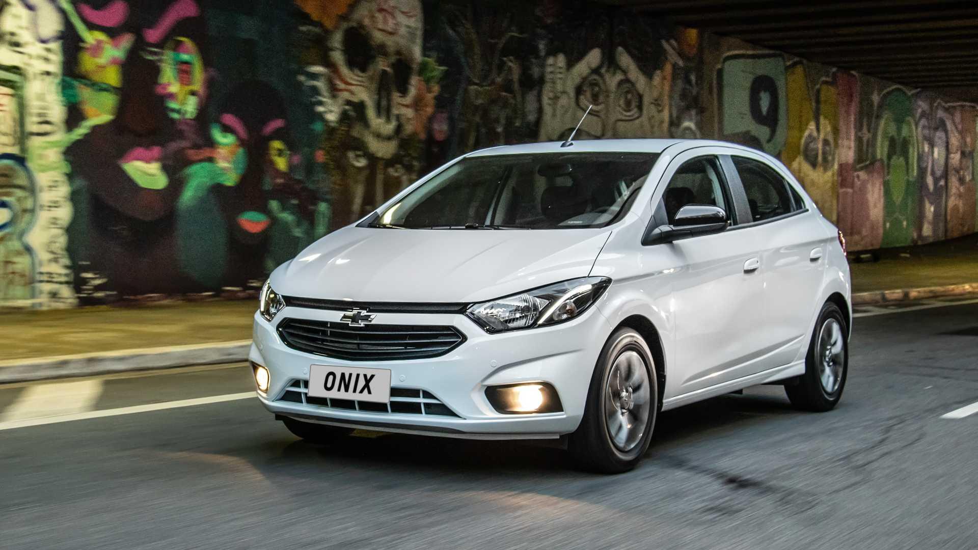 Chevrolet Onix Joy ganha visual atualizado e novos itens de série