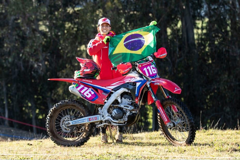 Aos 5 anos de idade, comecei a assistir corridas de motocross ao lado meu  pai - Moto Off-Road