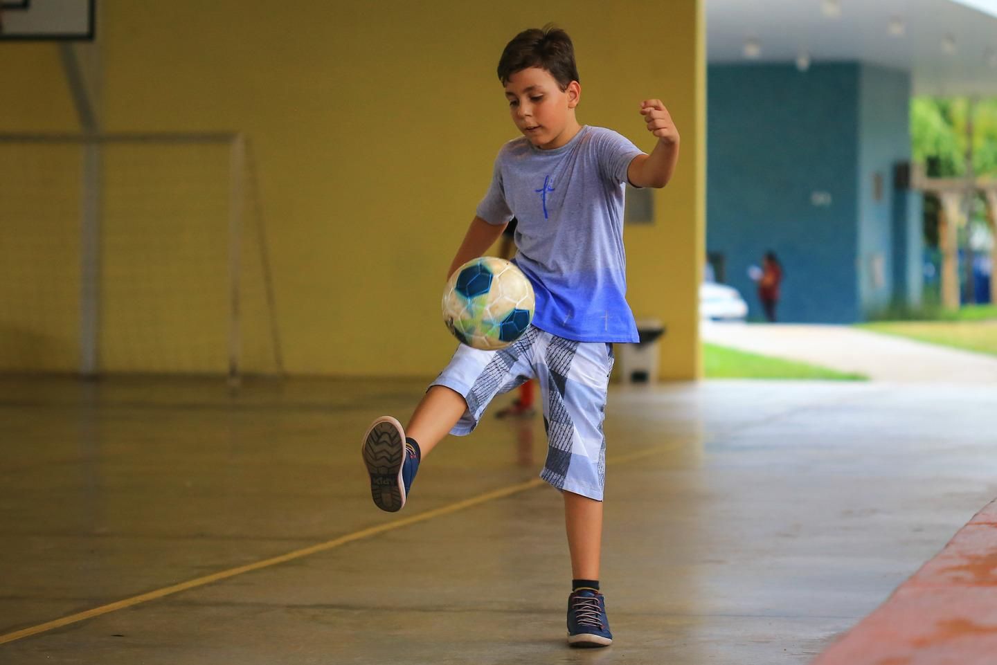9 inspirações para meninos e meninas brincarem com bola