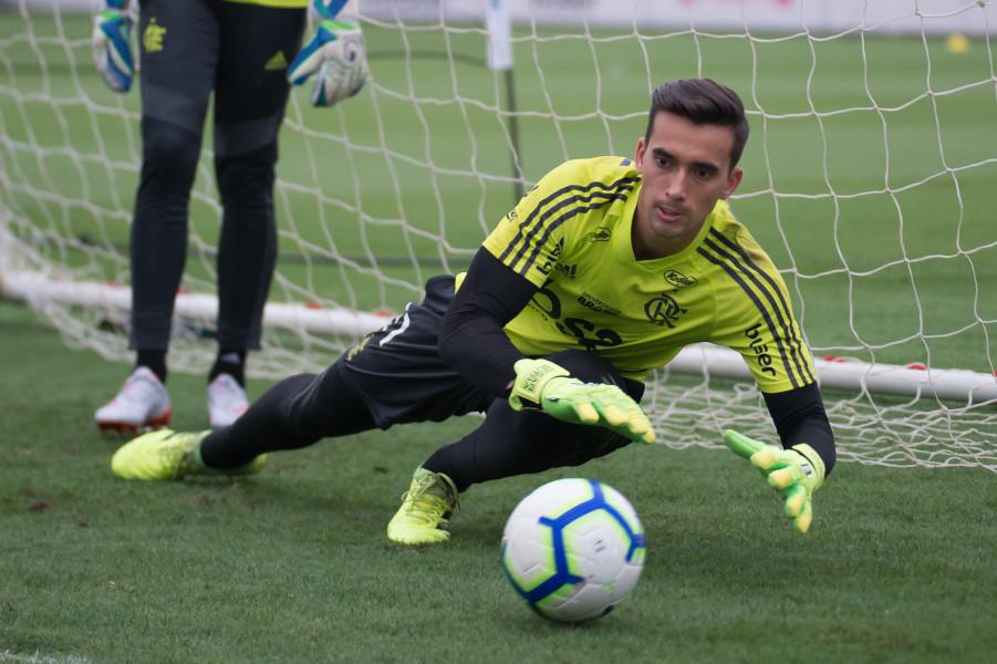 Diego Alves é baixa no Flamengo para jogo contra o Goiás - Sagres