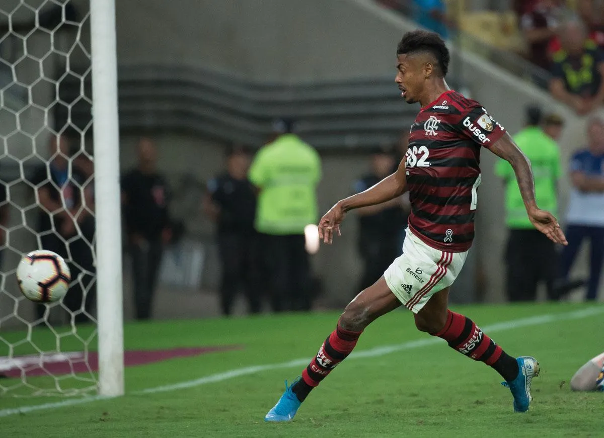 Escalação do Flamengo: Bruno Henrique vai jogar contra o Goiás?