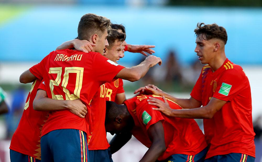 Copa do Mundo Sub-17: Brasil vence México de virada, com gol nos