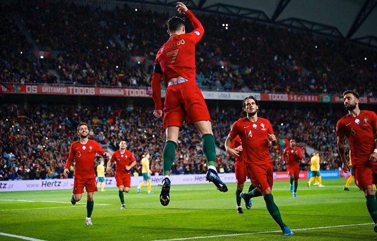 Portugal goleia Lituânia com três de CR7 nas eliminatórias da Euro