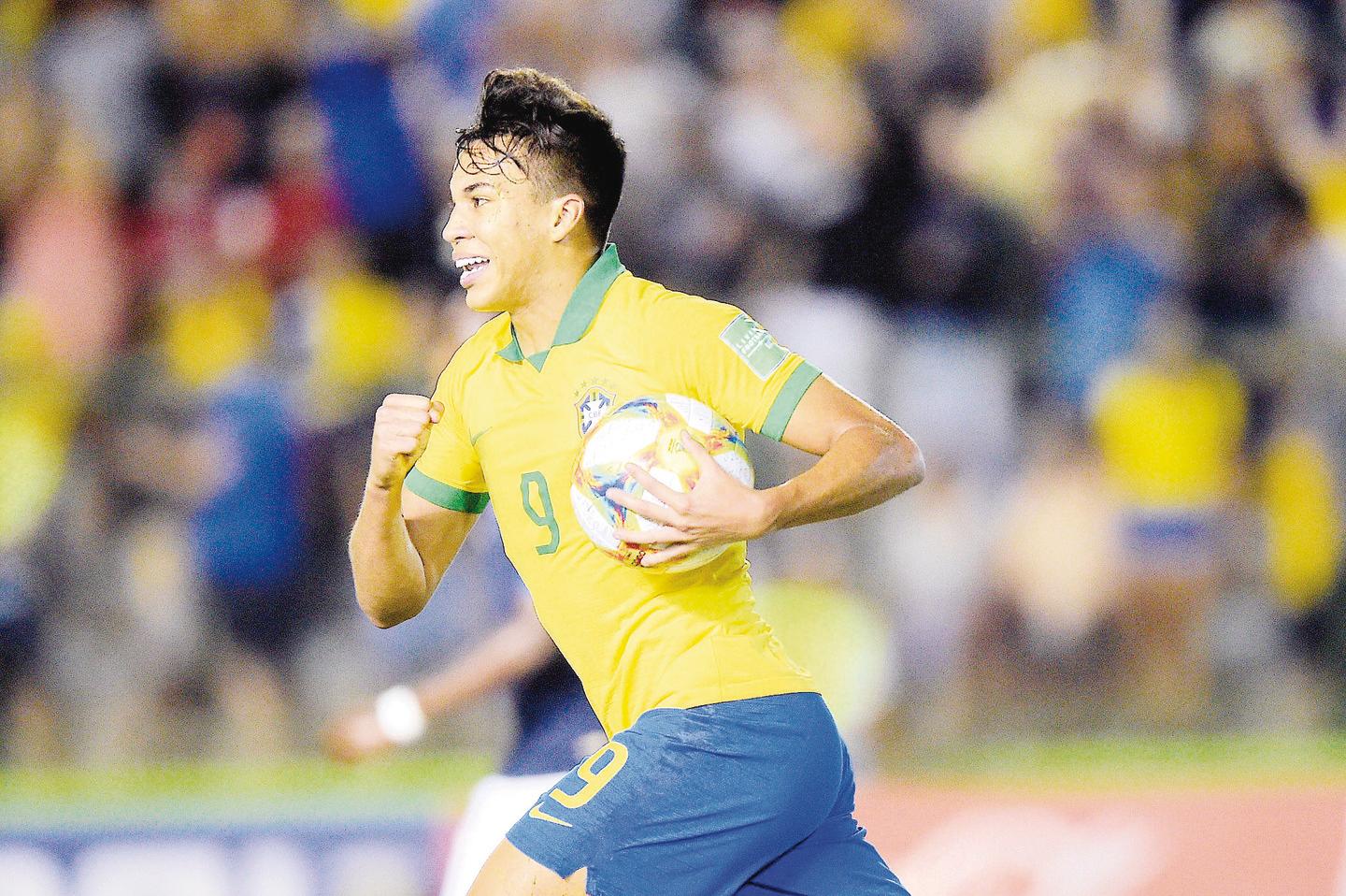 Brasil goleia o Canadá na abertura da Copa Sub-17