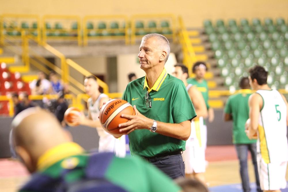 De olho no Mundial, Seleção Brasileira de basquete bate a Argentina