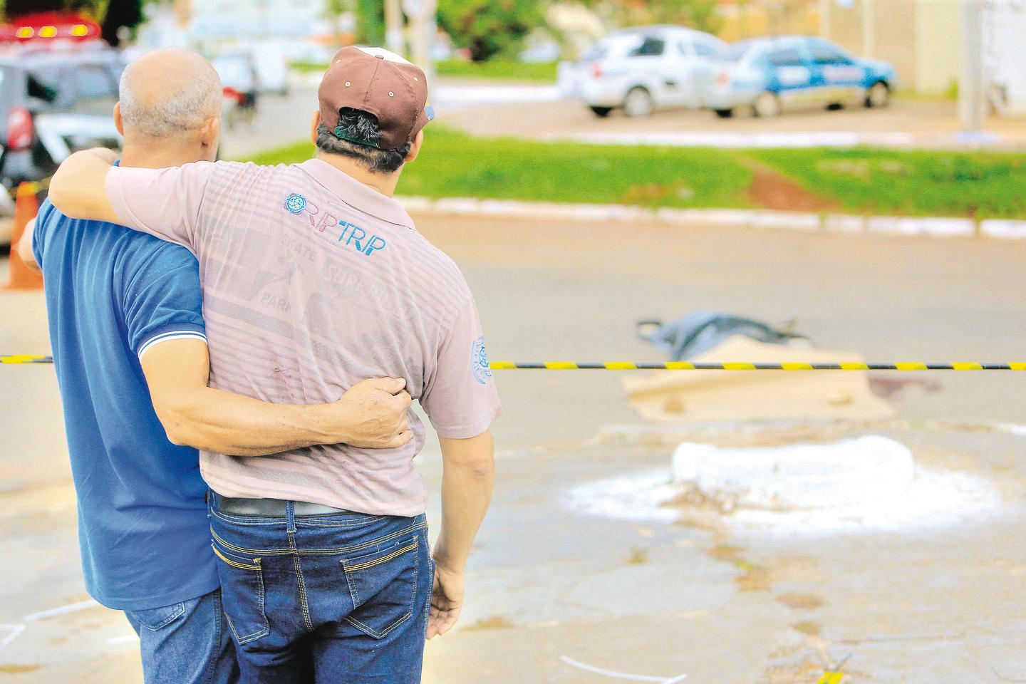 Jogador brasileiro morre atropelado dentro de casa enquanto