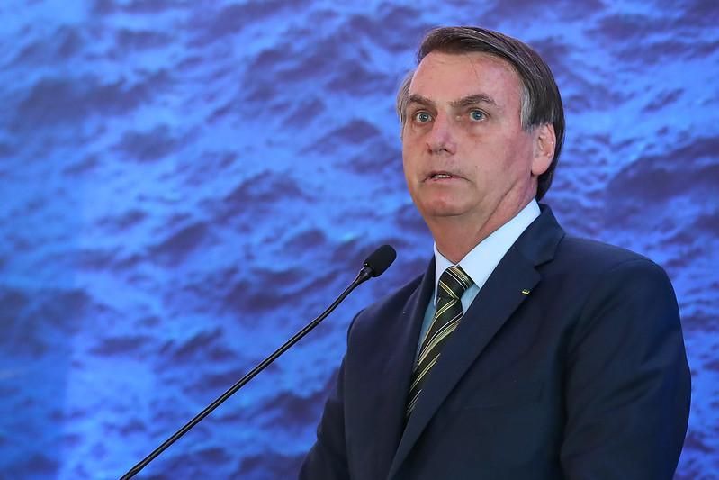 Bolsonaro decide aumentar salário mínimo de R$ 998 para R$ 1.039