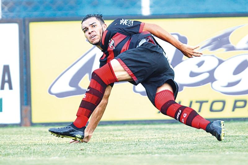 Calma. Eu estou aqui: Miguel Oliveira festeja à Ronaldo vitória