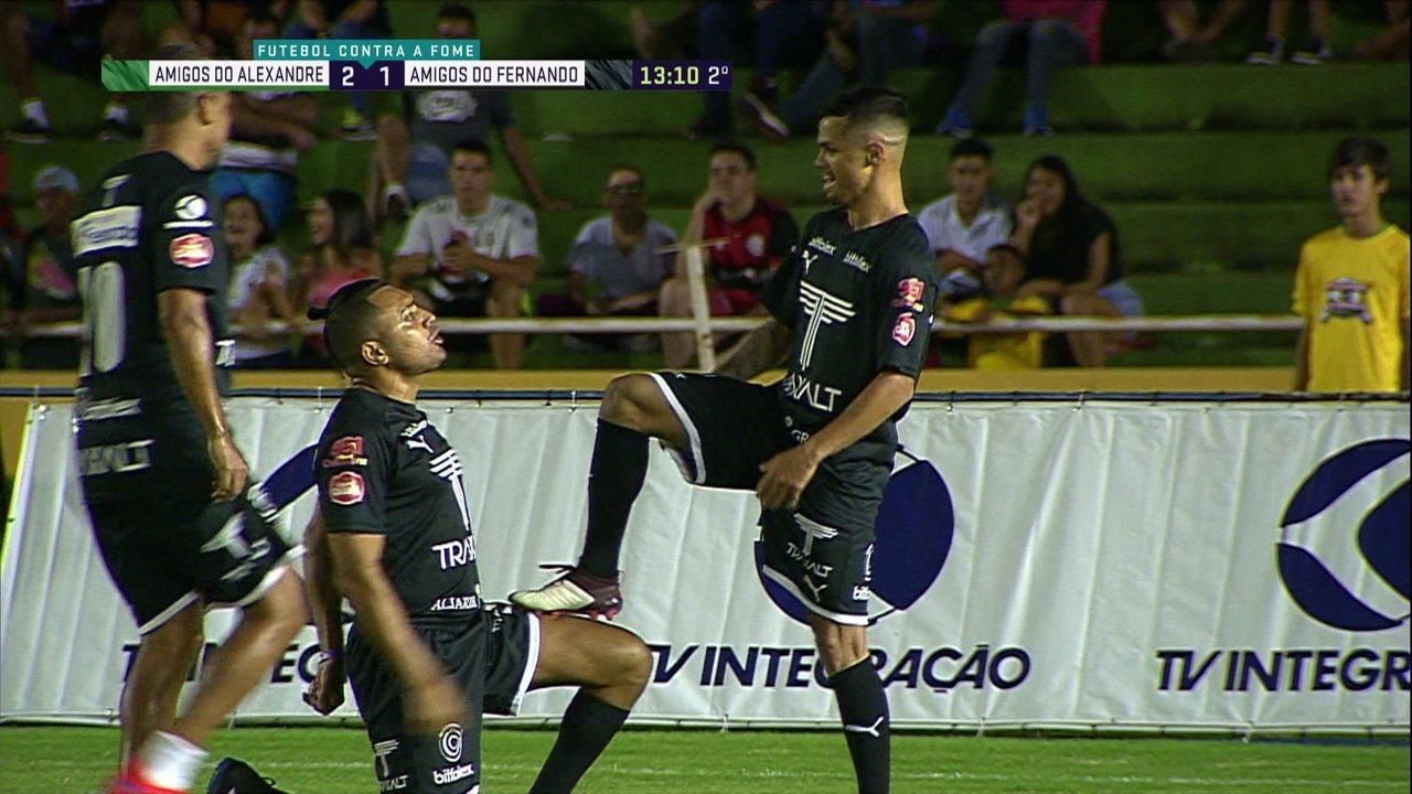 Em jogo maluco de duas viradas e dez gols, Bahia derrota o Goiás pelo  Brasileirão