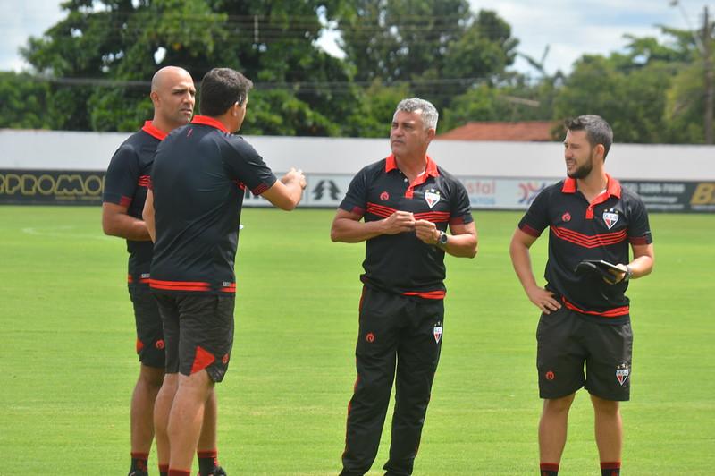 Jogos de hoje: confira onde assistir e os horários das partidas de futebol  deste domingo (27) - Jogada - Diário do Nordeste