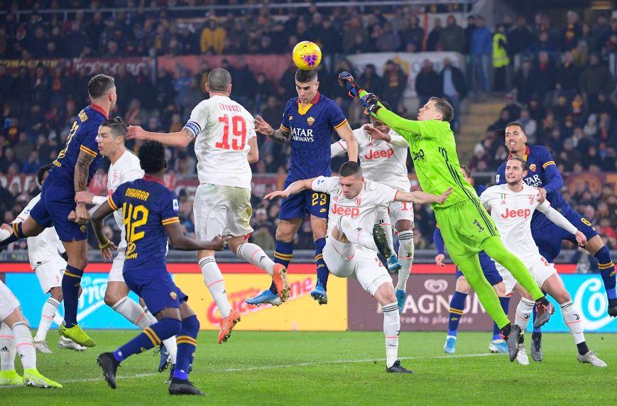 Juventus vira sobre a Fiorentina e faz história com 8º título seguido na  Itália